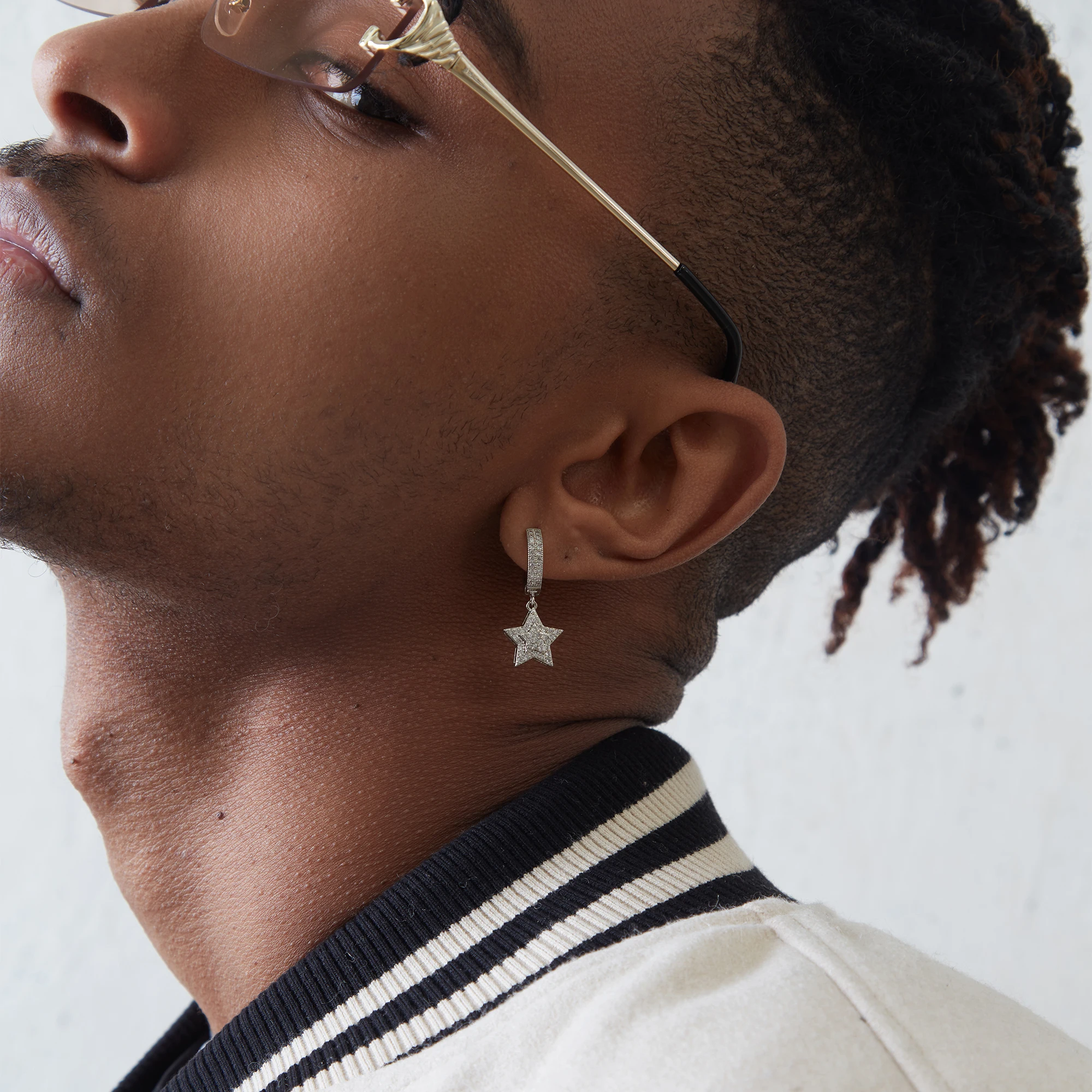 

Серьги DZM в форме звезды с бриллиантами, серьги в виде счастливой звезды, европейские и американские трендовые в стиле хип-хоп рэп, в том же стиле для мужчин и женщин