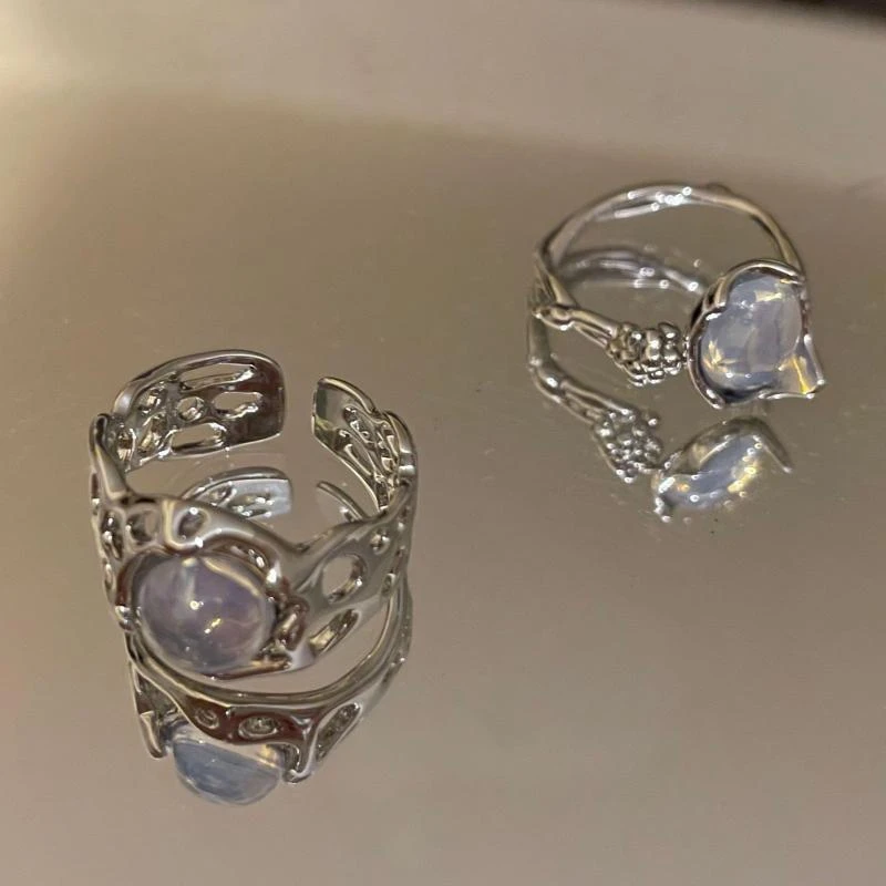 Elegant White Opal Irregular Crystal Ring Fashion Vintage Metal Hollow Open Adjustable Rings For Women Girl Ring Trendy Jewelry
