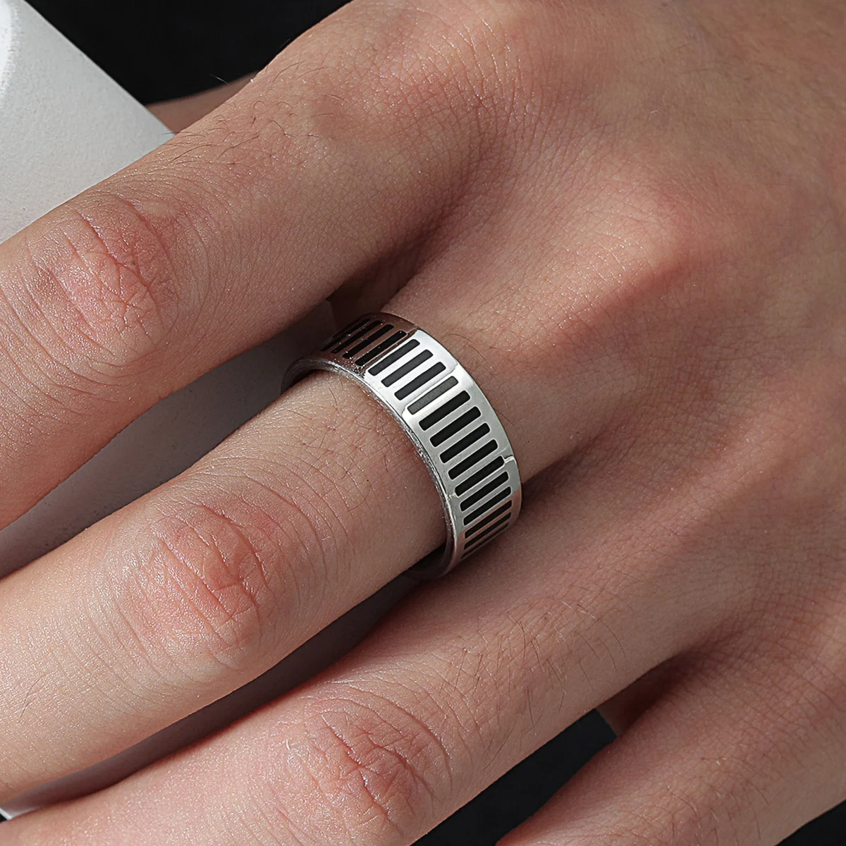 

Винтажное кольцо в полоску из нержавеющей стали, 8 мм, простое Трендовое кольцо для пары, ювелирное изделие в подарок на день рождения