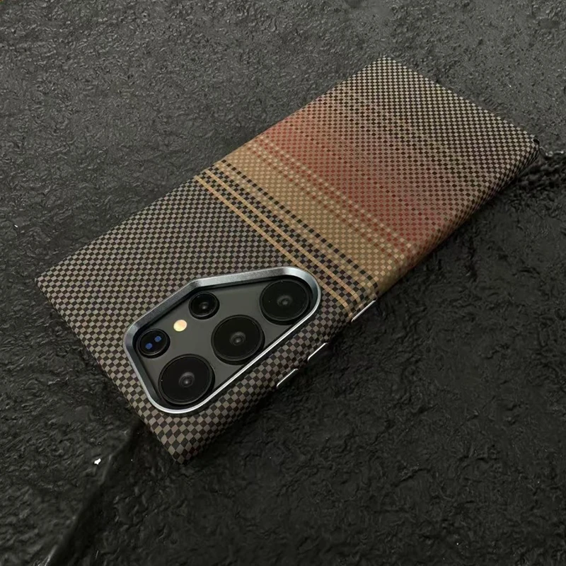 MagSafe-Compatible Carbon Fiber Wireless Charging Case with Alloy Lens Cover