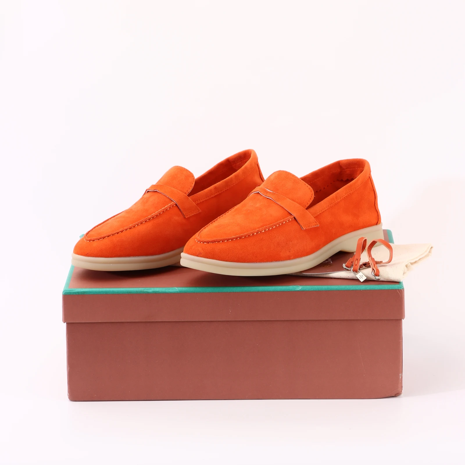 Women Suede Loafers Summer Walk Shoes Spring Autumn Fashion Causal Moccasin Leather Metal Pendant Flat Shoes Lazy Slipon Mules