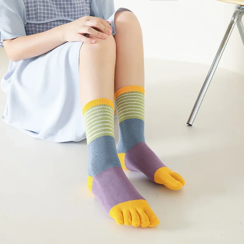 1 Paar Frauen Baumwolle Fünf-Finger-Socken bunte Streifen Split Toe Sports ocken Kawaii Harajuku High Tube Fünf-Zehen-Split-Toe-Socke – Detail 15