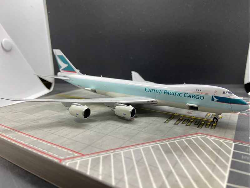 1:400 B747-8F B-LJF EW4748010 Cathay Pacific Cargo Airlines