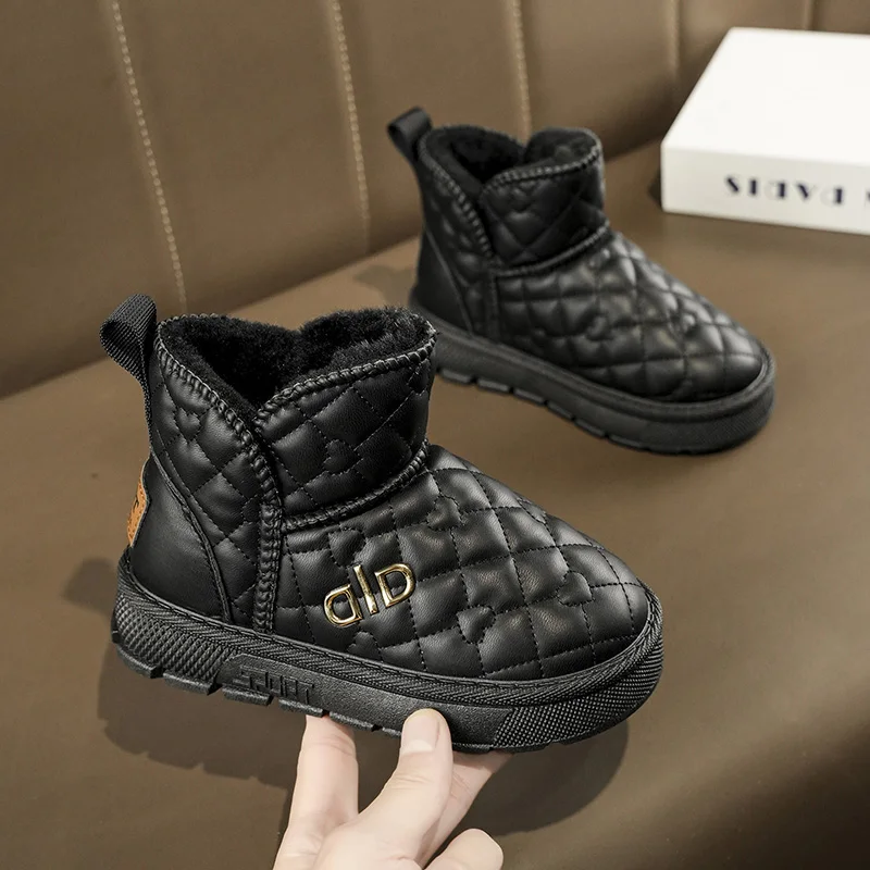 새로운 아동 패션 부츠 겨울 두꺼운 소년 소녀용 미끄럼 방지 따뜻한 가죽 부츠 사이드 지퍼 솔리드 키즈 2026 캐주얼 신발