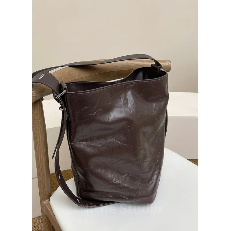 

Women's shoulder bag large capacity cowhide bucket bag high-end one-shoulder cross-body flow bag girl's bag high-end