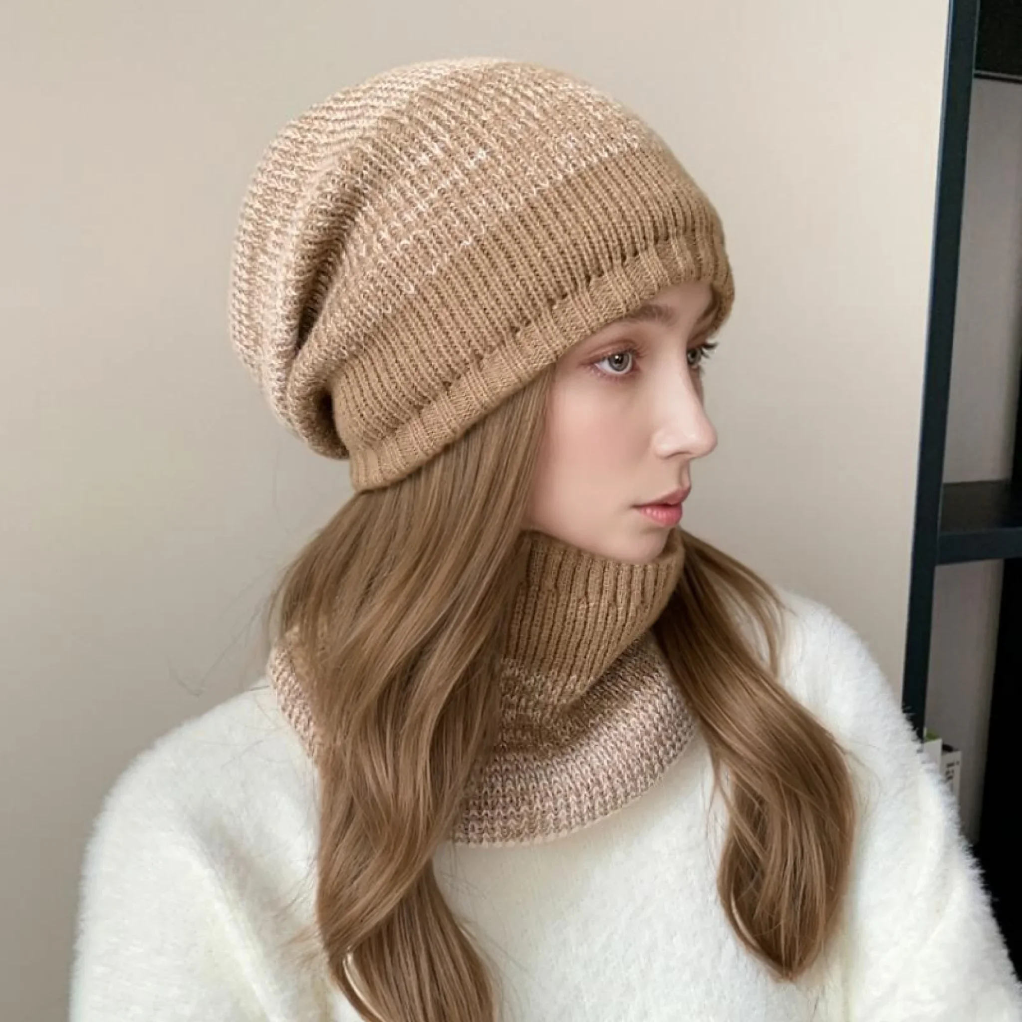 Hot Sale Plush Fur Lined Warm Winter Hats Stylish Gradient Color Beanie Hats For Women Fashion Outdoor Slouchy Ski Warm Set