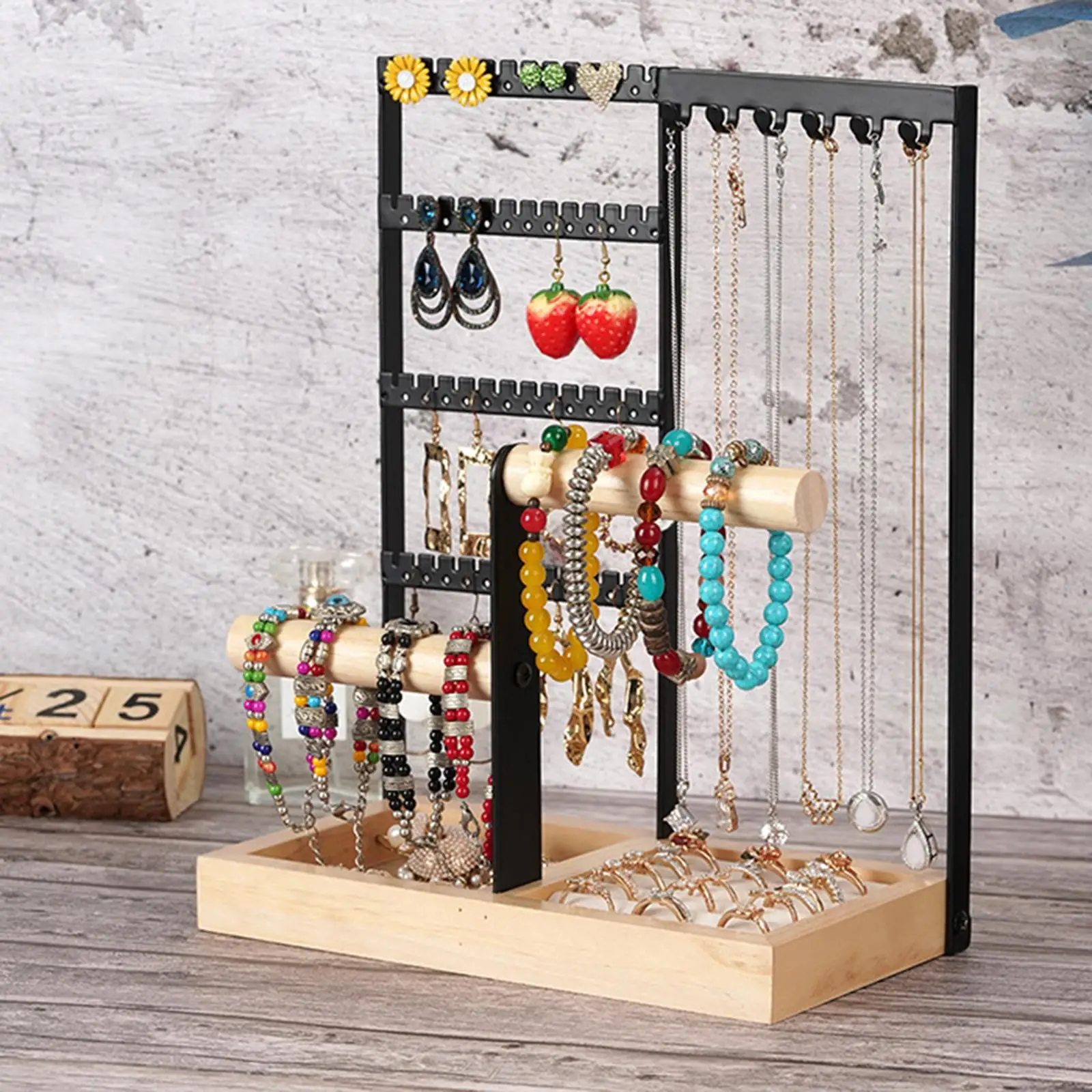 Clefairy Hanging Earring Holder Jewelry Storage Rack With Hooks, Star And  Moon Shape Jewelry Display Rack, Wall-Mounted Jewelry Storage Rack, Gifts  For Ladies And Girls (Gold) : Amazon.in: Home & Kitchen