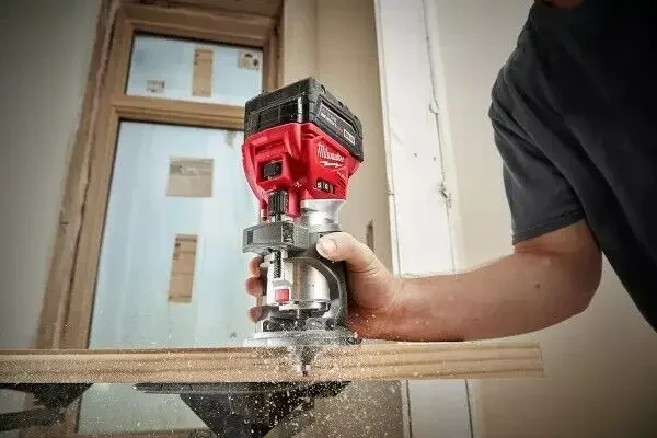 Milwaukee CANADA 18V Li-Ion 2723-20 Brushless Cordless Compact Router (Tool only)