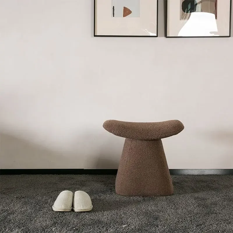 

Nordic Creative Shoe Changing Stools Modern Little Footsteps Bedroom Lamb Fleece Makeup Chairs Ottomans Living Room Furniture