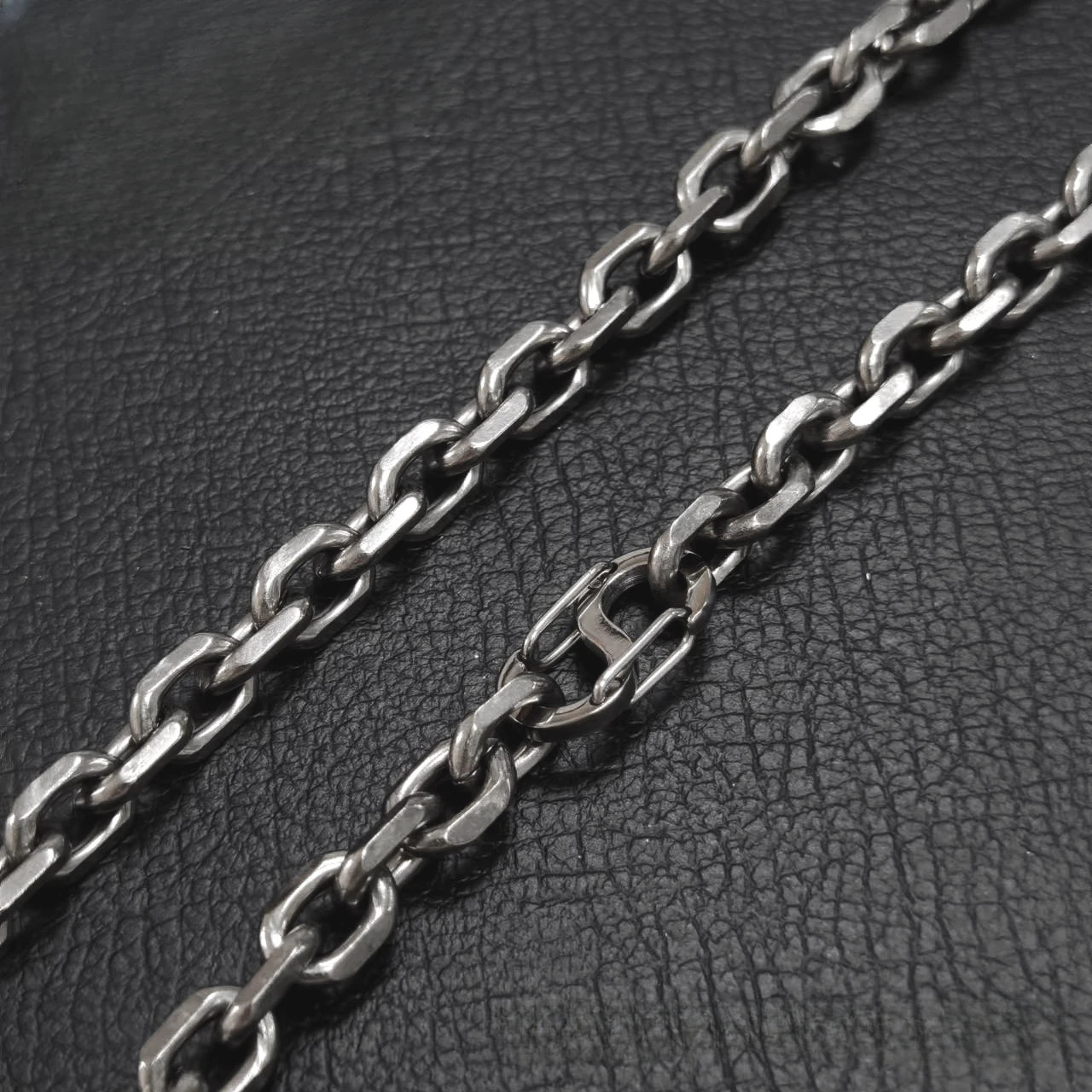 New Pure Titanium Batch Angle Chain Necklace 7mm Wide Lightweight Anti Allergic Hip-hop Couple Versatile Chain Unisex Style