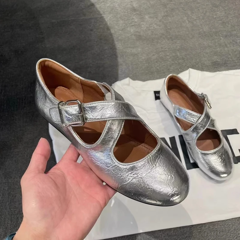 Brand Design Patent Pu Leather Ballet Flats Woman Cross Buckle Strap Mary Jane Shoes Ladies Wrinkle Effect Cut Out Loafers