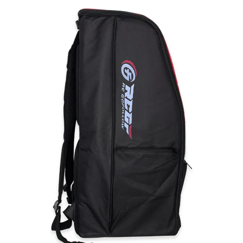 Sac de transport pour drone et voiture RC avec fermeture éclair et poches extérieures, détail du logo.