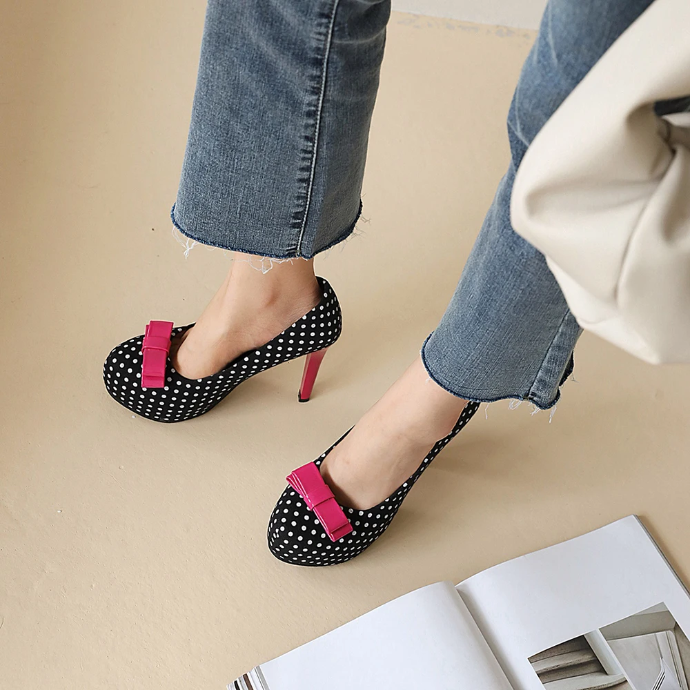 FANAN Pumps Close-up