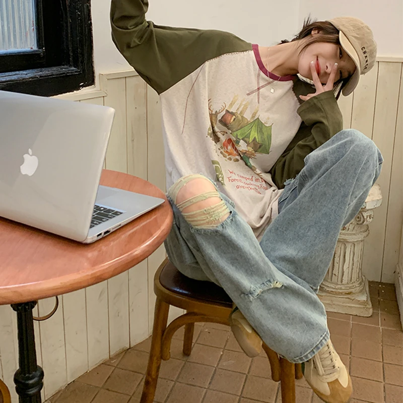 Рисунок 4 - Женские потертые джинсы 2024