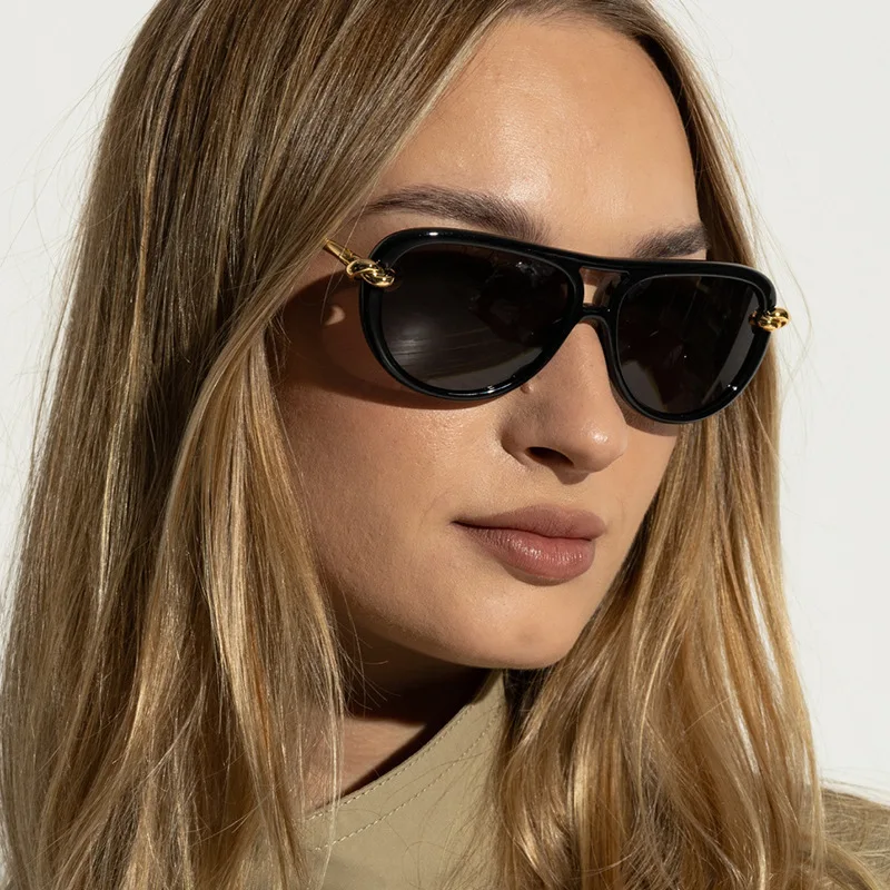 Chic Oversized Aviator Sunglasses for Everyday Style and Sun Protection