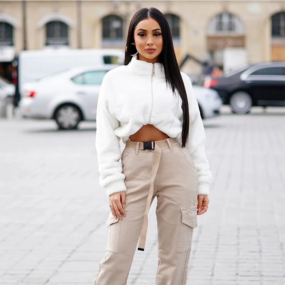 Рисунок 4 - Осенне-зимнее женское бежевое пальто Тедди