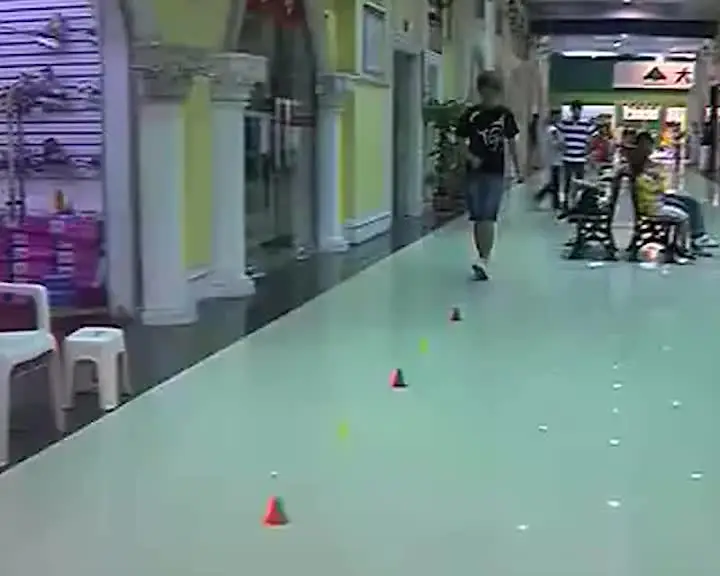 Schoenen met wieltjes, voor meisjes en kinderen, met verlichting, met USB, automatische skateboardschoenen, rolschaatsen, creatief vakantiecadeau voor kinderen, Zwart, 36 EU