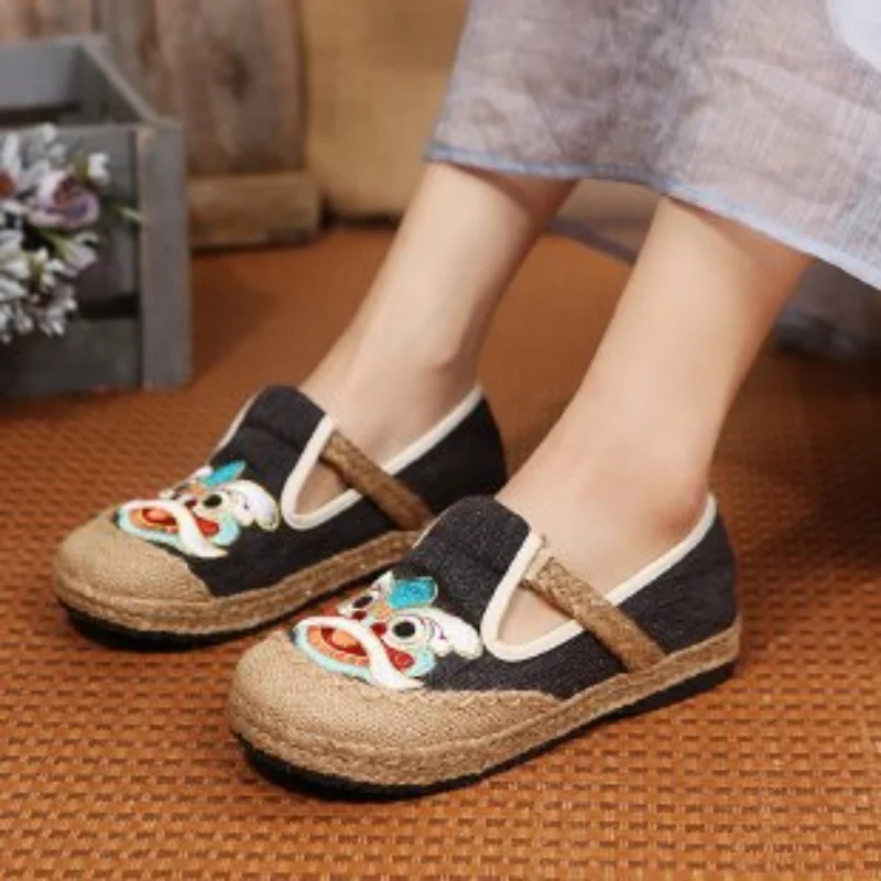 

Old Beijing Shoe Loafer Ladies Flat Shoes Comfortable Soft Linen Sole Retro Middle-aged Elderly Embroidered Leisure Womens Flats