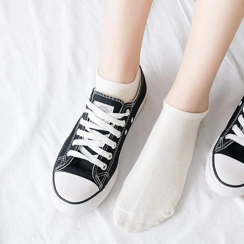 5 Pair Women's Spring/Summer Four Seasons Solid Color Simple Fashion Trend Sports Comfortable Back Heel Protection Socks 5