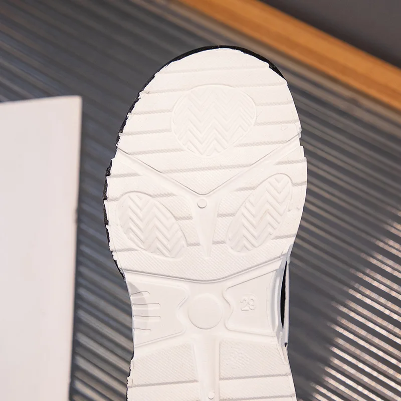 Рисунок 4 - Повседневная обувь для мальчиков и девочек