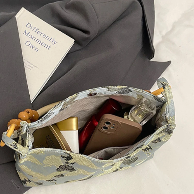 Borse a Spalla con Nappe Decorative Ricamate Stile Etnico Chiusura a Cerniera Filo da Cucito Nuova Collezione Primavera 2026 Borse da Donna di Tendenza - immagine 5