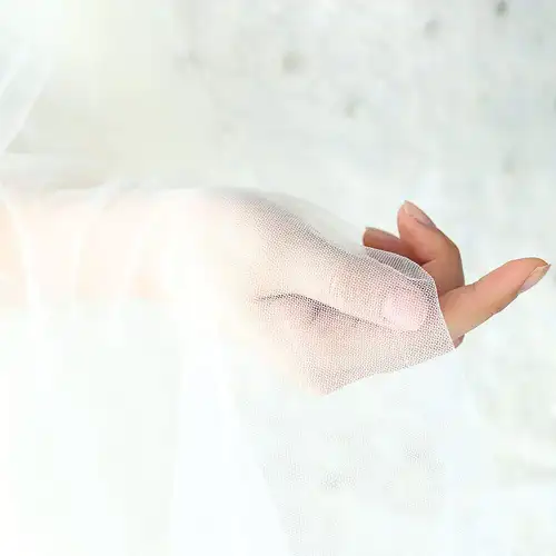 2 Tiers White Ivory Bride Wedding Veil Short Fingertip Bridal Tulle Veil with Comb and Cut Edge Velos De Novia Largos - Image 4