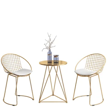 Combinazione di sedie da tavolo rotonde piccole nordiche, tavolo da tè al latte, set da tavolo per il tempo libero da balcone semplice e moderno per la casa