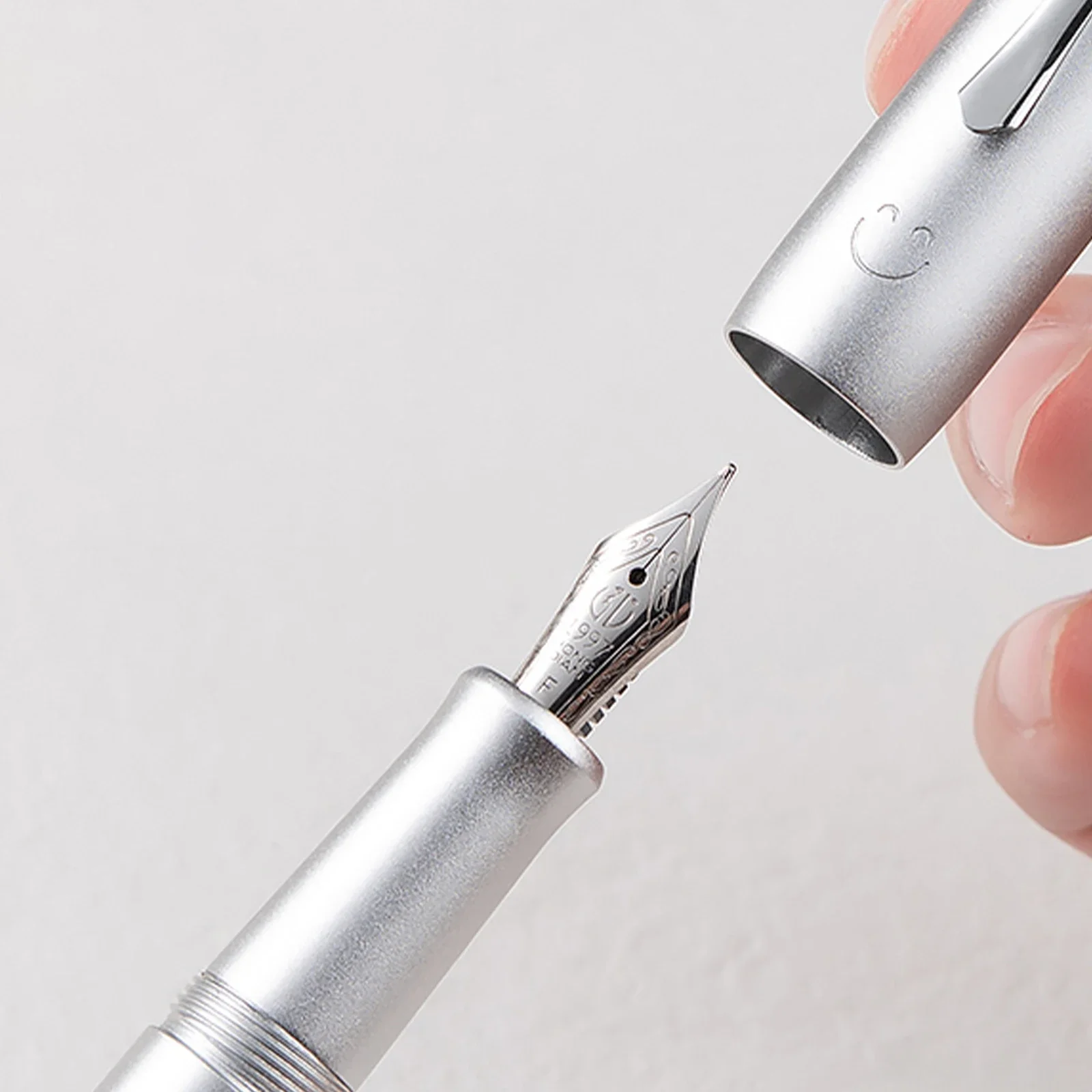 Hongdian M1 Mini Fountain Pen EF F Nib Submarine Shape Aluminium Short Pocket Travel Gift Pen school office writing supplies