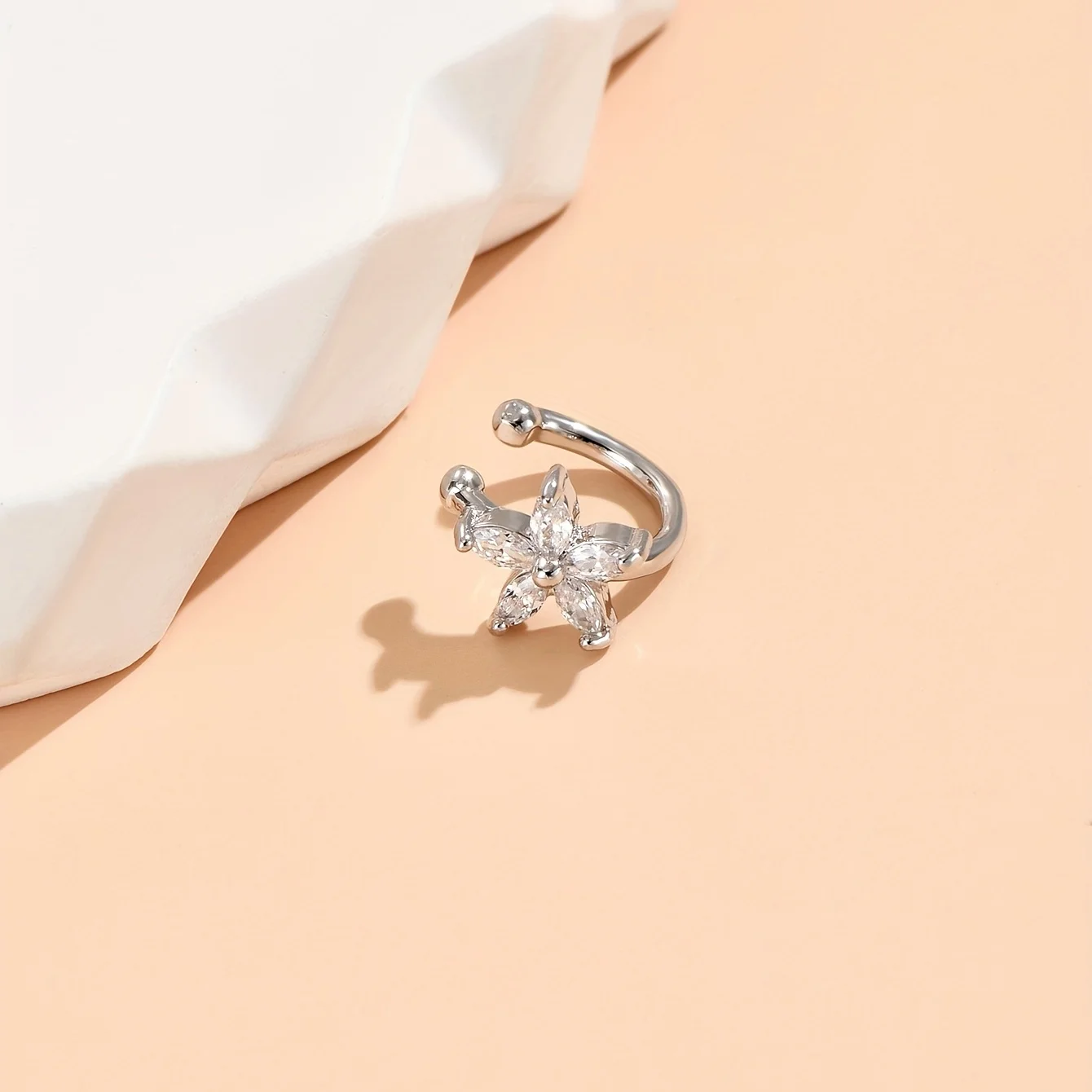 Glamour Lady exquisite simple zircon set flower earrings banquet jewelry - Image 5