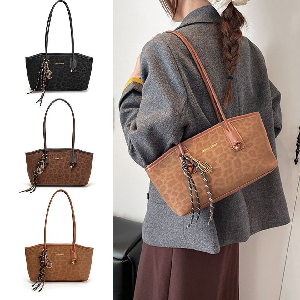  Fashion Leopard Print Underarm Shoulder Bags Large Capacity Retro Tote Bag PU Leather Modern Design backpack Autumn and Winter 