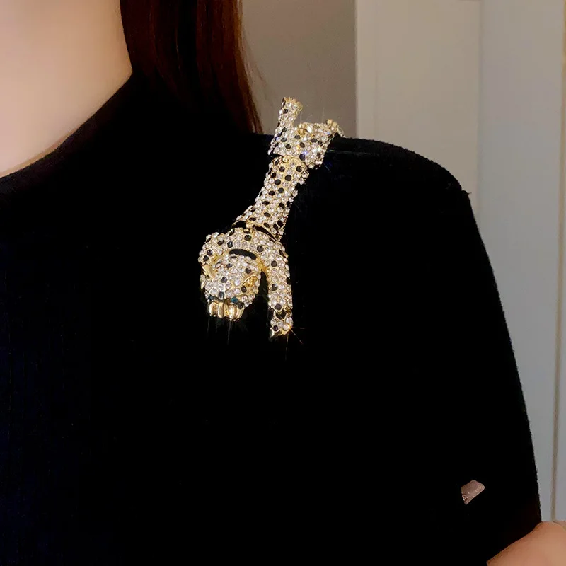 New Vintage Hyperbole Rhinestones Large Tiger leopard Shoulder Decor Brooches Men Women Unique Design Party Jewelry Accessory