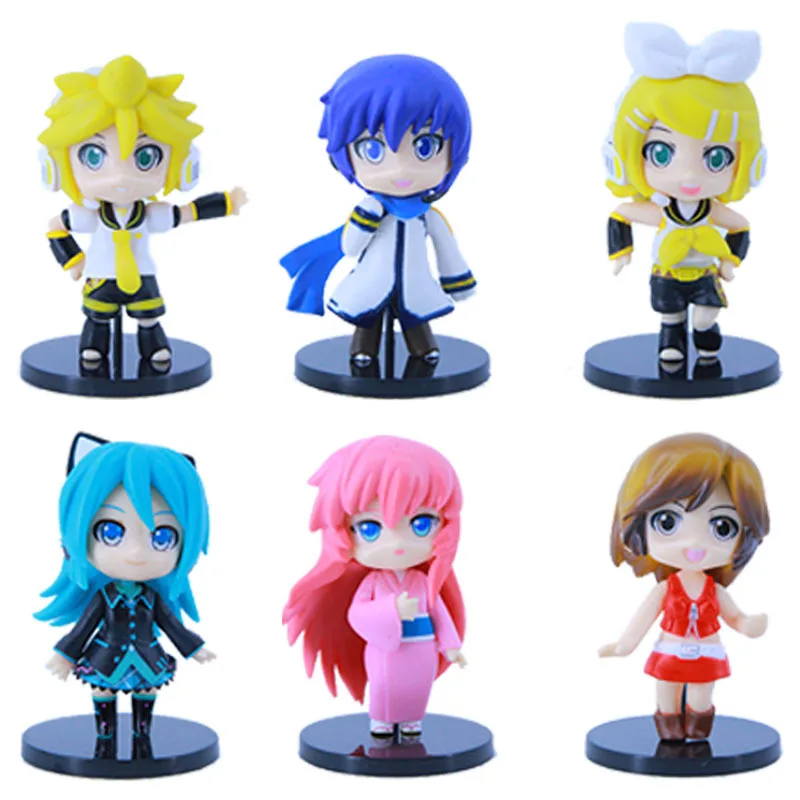 The Apo Diaries – Set De 2 Figuras De Anime De 11 Cm En PVC – Incluye 2 Llaveros – Decoración De Escritorio Y Regalo Coleccionable