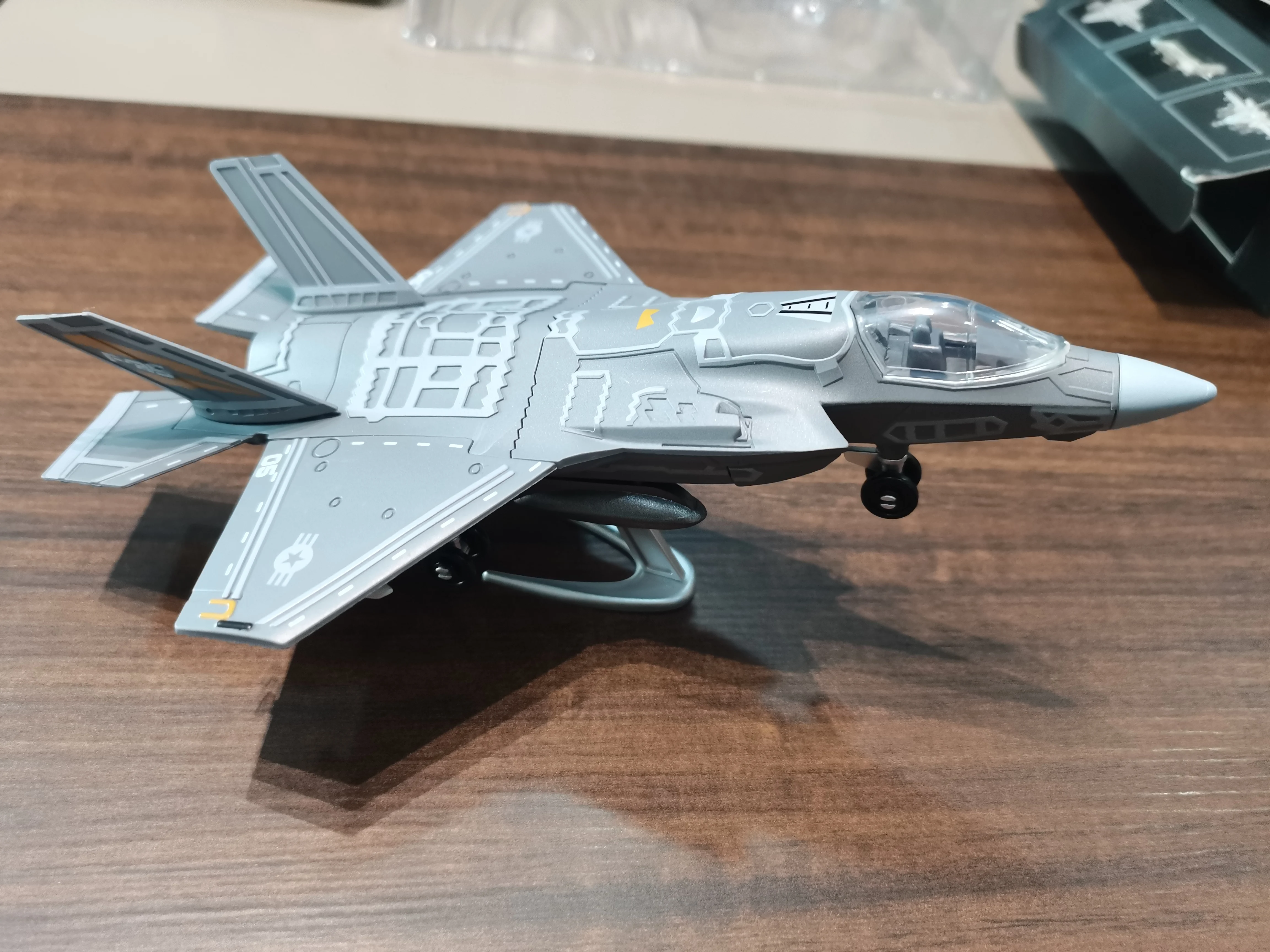 Modern Educational Toys B-2 F-14 F-22 F-35 Ah-64 Su-35 Su-57 T-14 Ec-665 Model Toys Airplane For Children Plane Model Building - 4