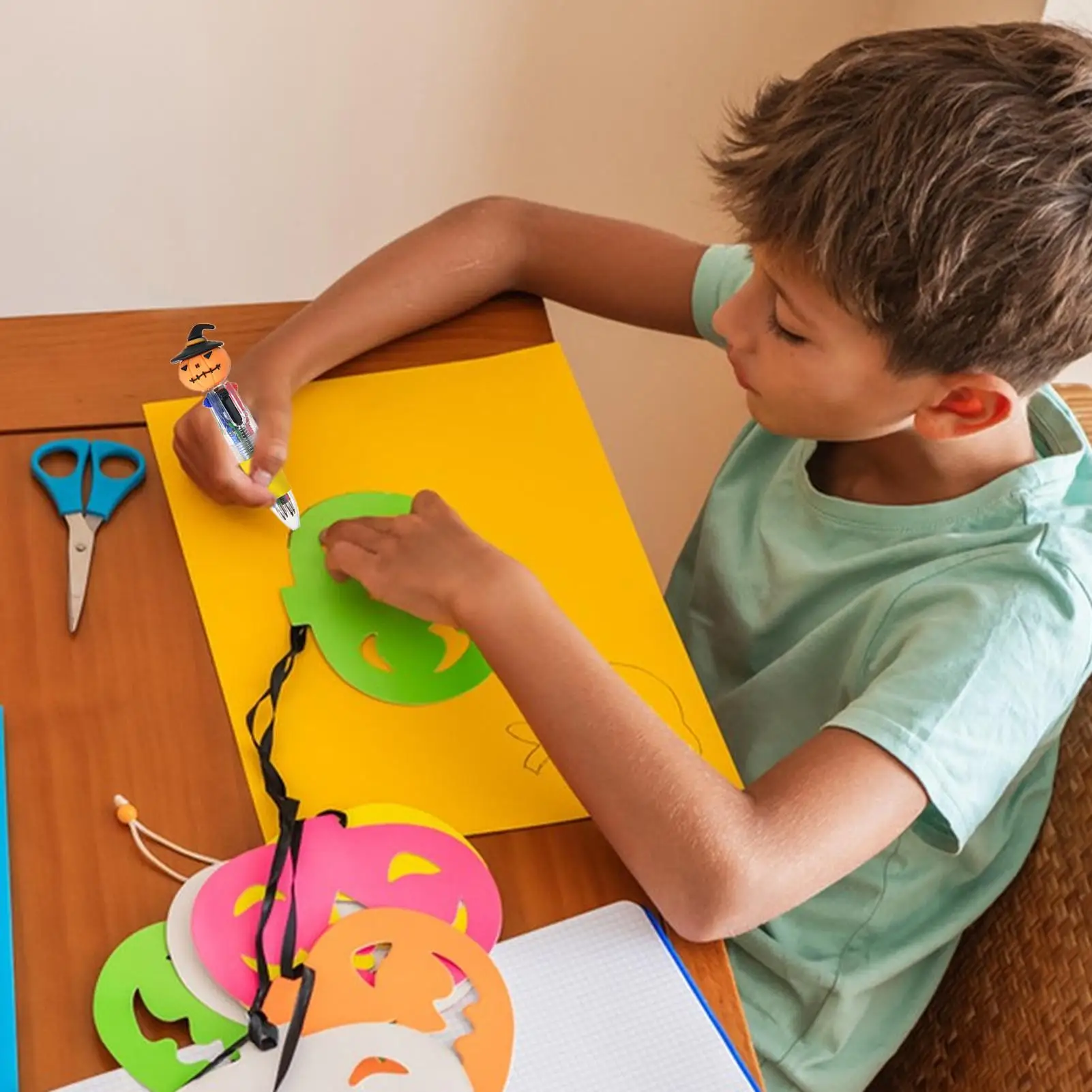 Halloween Pen 20 Pieces Ghost Pumpkin Witch Ballpoint Pens 4-colors Ergonomic Quick Drying Smooth Cute Halloween Stationery For