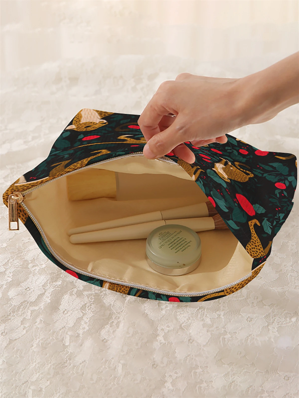 1 cheetah patterned corduroy makeup bag, lightweight zipper makeup storage box, multifunctional bag with lining