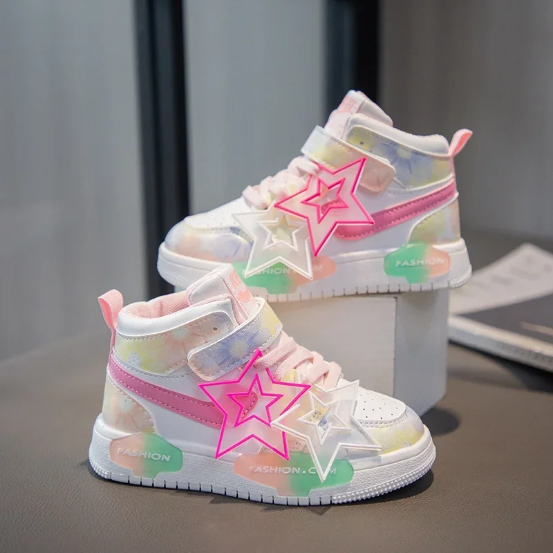Zapatillas de deporte para niñas con estrellas, Color a juego