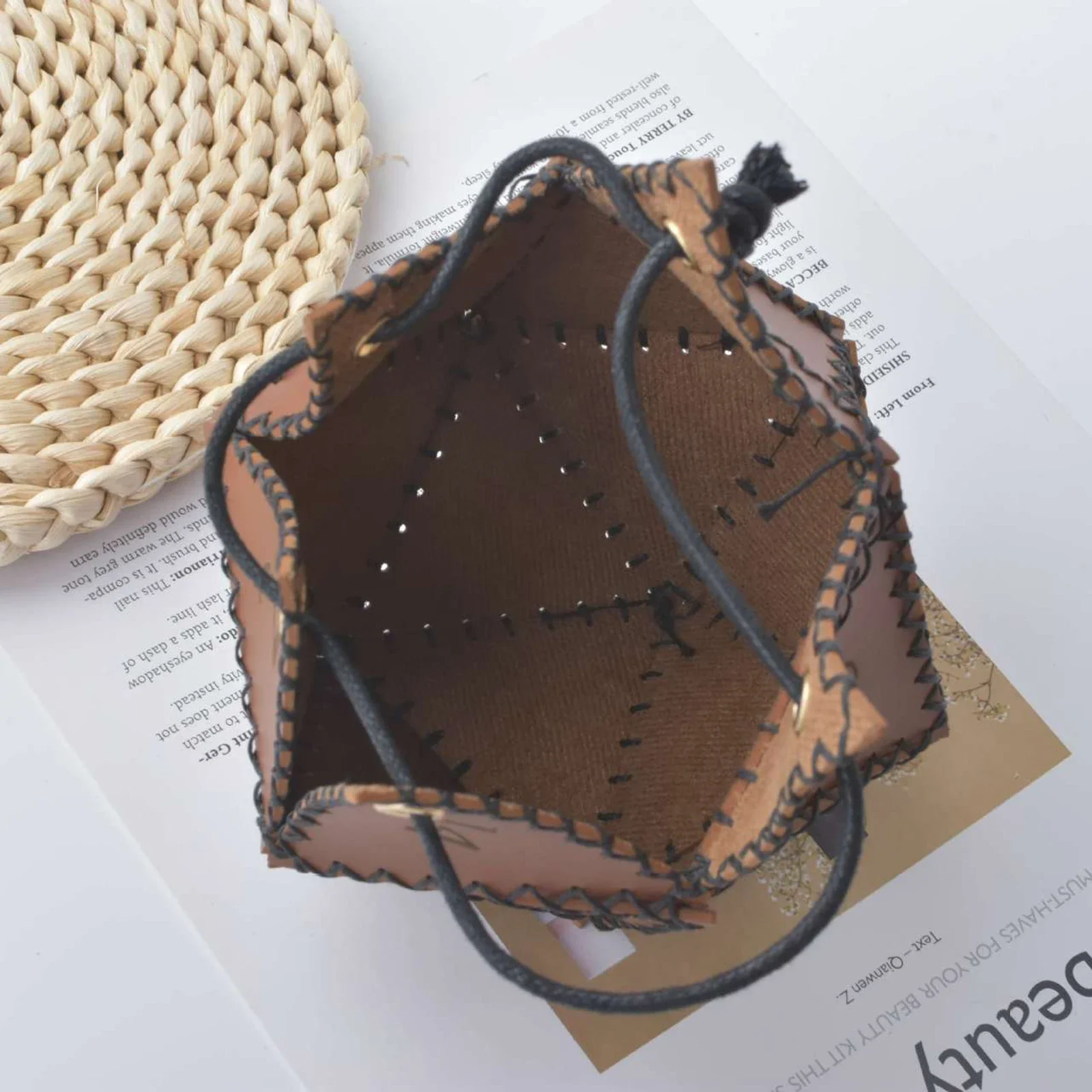 New Practical Bag Dice Bag PU Leather Polyhedral Dice Pouch 12cm / 4.7in 40g / 1.4oz Brown Leather D20