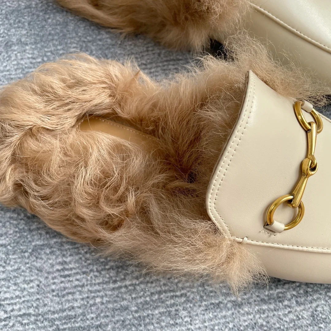 شباشب نصف مسطحة من مادة جلد البقر عالية الجودة بمقدمة مستديرة، أحذية كاجوال من الصوف مضادة للانزلاق في الهواء الطلق، صنادل عصرية بإبزيم معدني