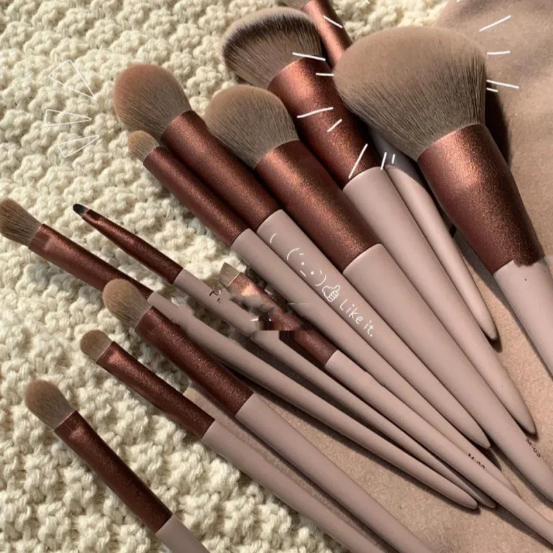 Soft Fluffy Makeup Brushes Set for Cosmetics Foundation Blush Powder Eyeshadow Kabuki Blending Makeup Brush Beauty Tool