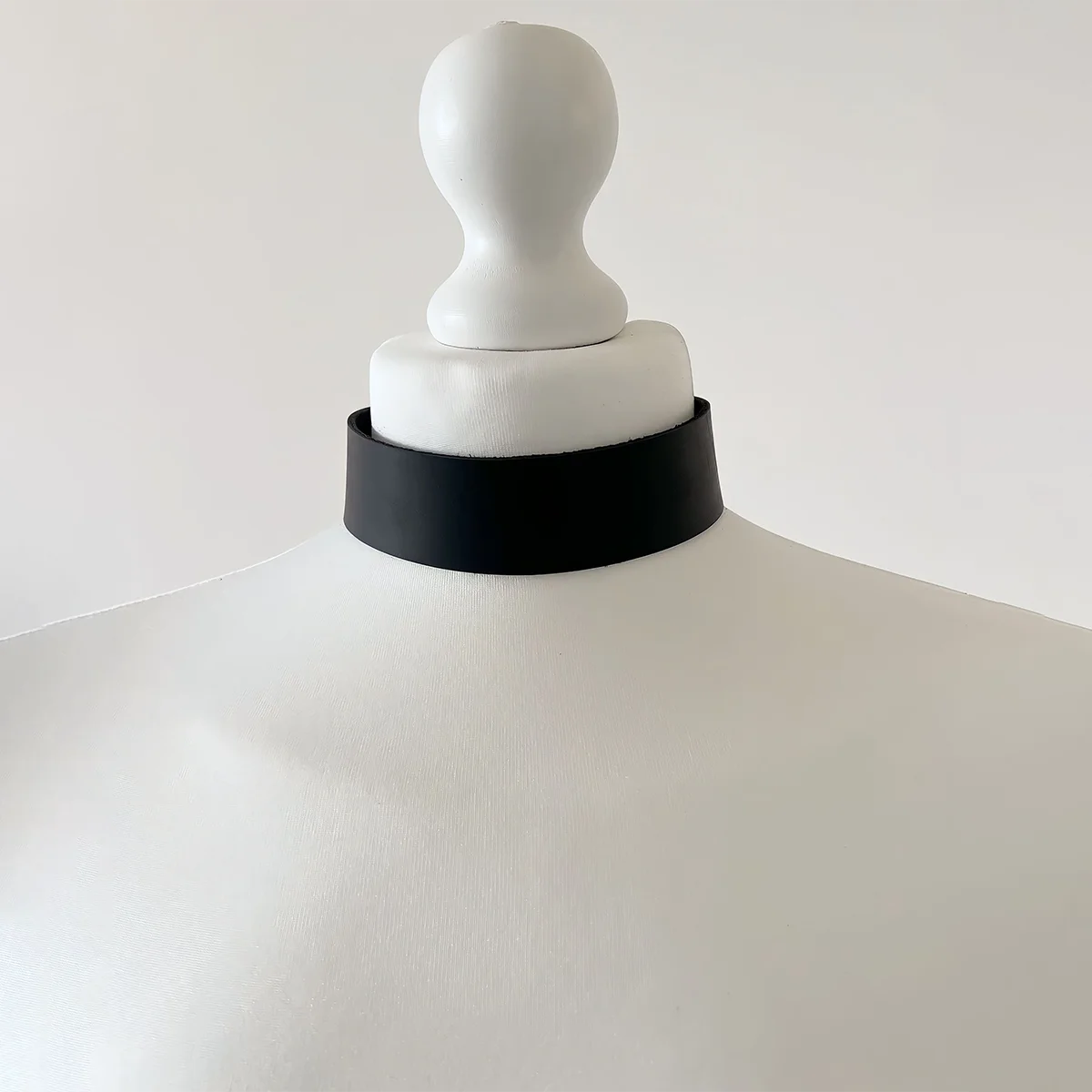 Punk Leder Körperkette Punk Leder Taillenkette Punk Taillengürtel Damen Damen-Modekragen: Schlichter schwarzer PU-Leder-Halsreif mit Knopfverschluss für den Alltag