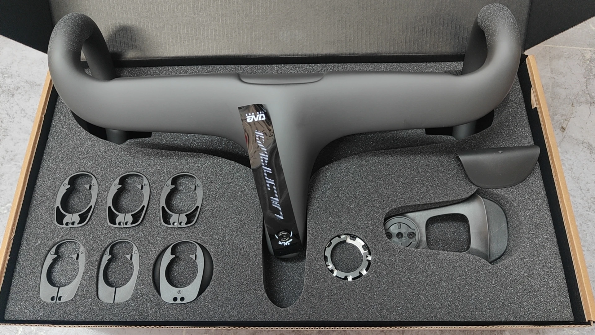 The One ULTRA carbon Handlebar UD ultra-light Road