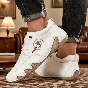 جديد اليدوية جلد الرجال الأحذية الخريف تصميم أحذية رياضية 2025 رجل تنفس أحذية من الجلد غير رسمية الرجال حذاء من الجلد في الهواء الطلق الموضة 2