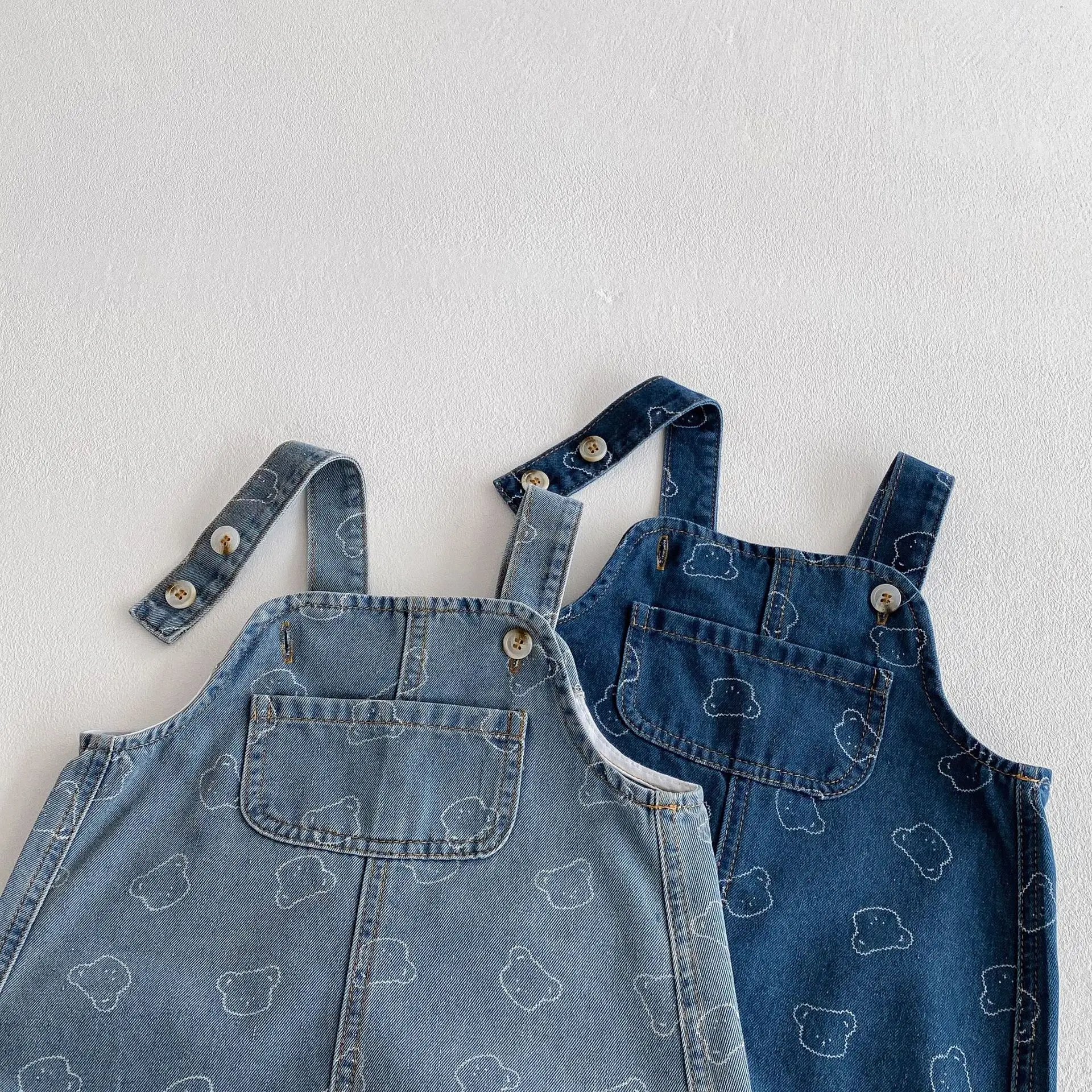 2025 Spring New Children Loose Denim Overalls Cotton Baby Girls Cartoon Bear Print Casual Pants Boys Strap Trousers Kids Jeans
