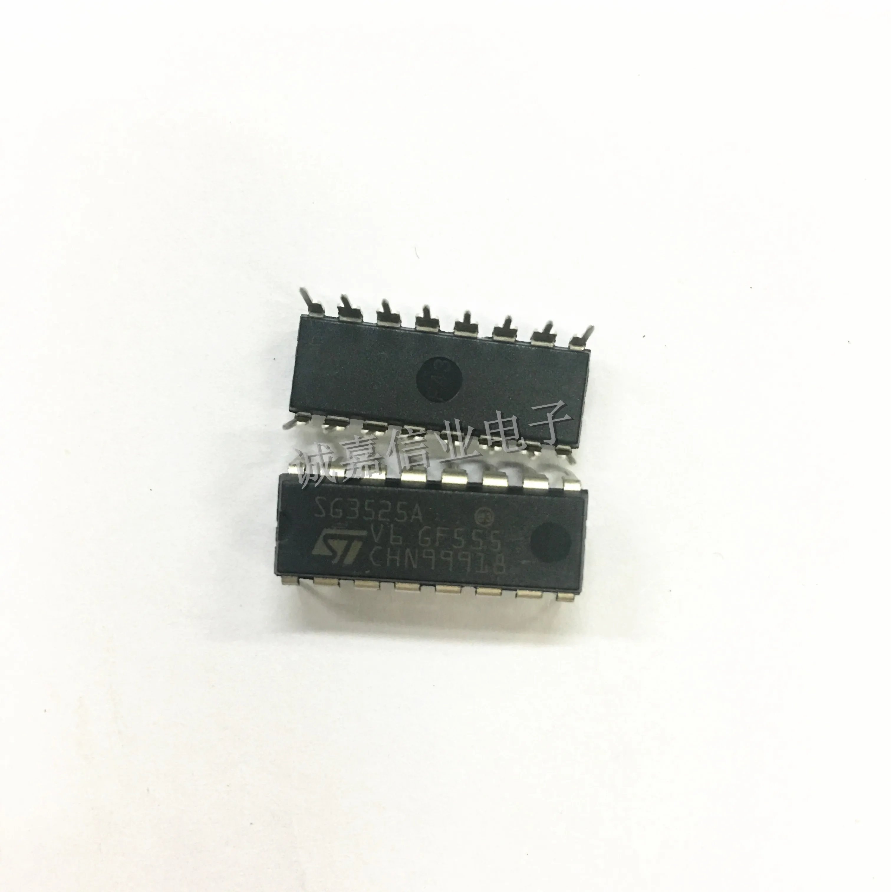 

10pcs/Lot SG3525AN DIP-16 SG3525A Switching Controllers Voltage Mode w/Sync PMIC - Power Management ICs