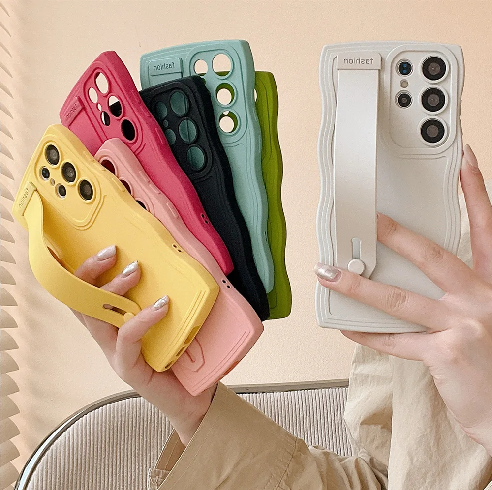 Armas Curly Wave Fame randmepaela hoidikuümbris Samsung S23 Ultra S22 Plus S21 S20 FE A53 5G A52 A14 A34 A54 A23 silikoonkaanele_voghion.com