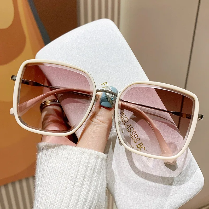 

Vintage Oversized Sunglasses Fashion Men Women Square Shades Eyewear Trendy Popular Brand Design Glasses UV400 Gafas De Sol