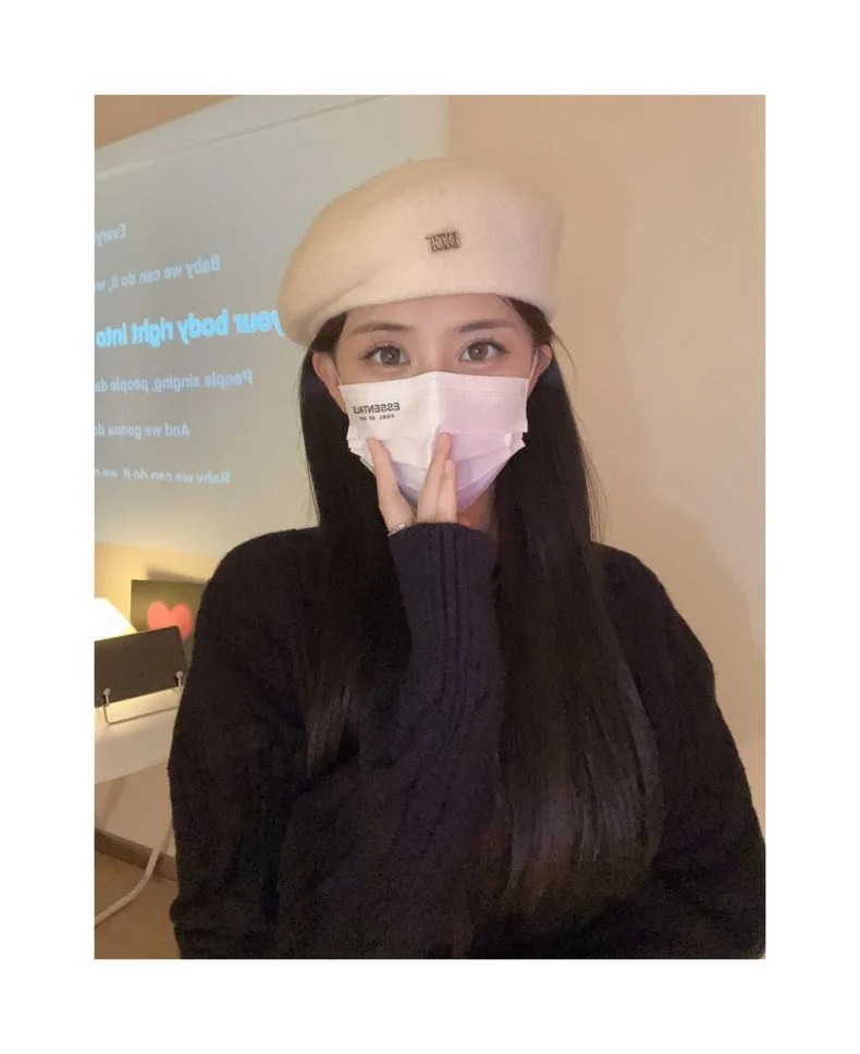 French temperament irregular beret women's autumn and winter face small shaped bud hat white wool painter hat
_voghion.com