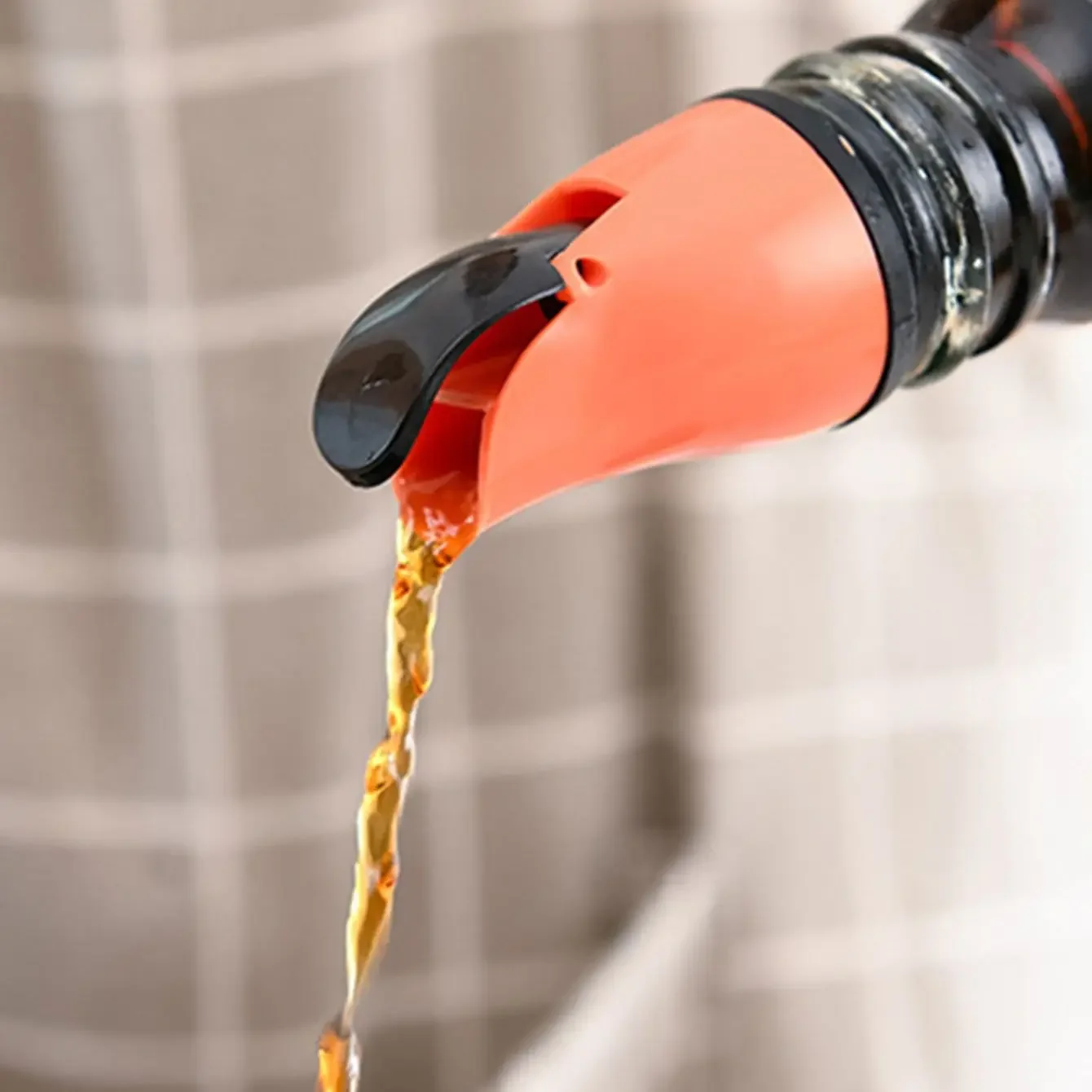 1pc-automatic opening and closing bottle cap, oil nozzle, oil bottle cap, soy sauce bottle head, oil nozzle, opening bottle mout