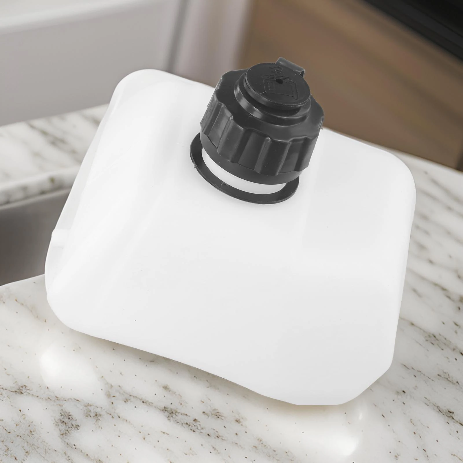 Sturdy Tank Compatible with Robin NB411 BG411 CG411 EC04 RBC411 49CC, Ensures Leak Free and Efficient Fuel Storage 1 Piece