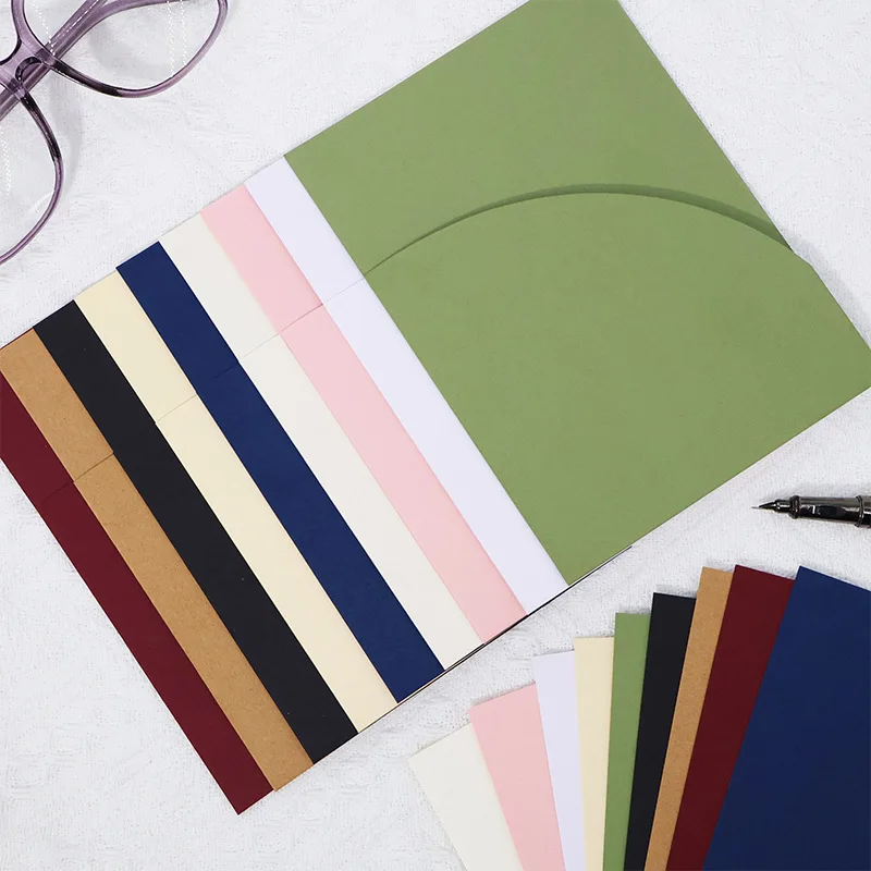 30pcs 녹색 18x13cm 결혼식 엽서용 봉투 Giftbox 메시지 250g 종이 초대장 소규모 비즈니스 편지 보관 가방